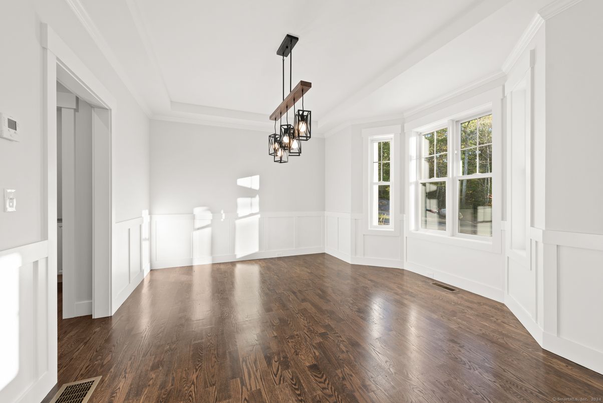 Empty room, Interior, Pendant Lights, Wood Texture Flooring