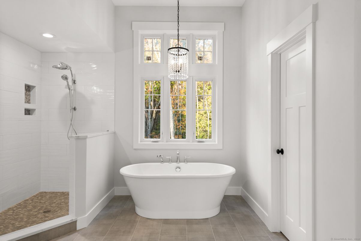 Bathroom, Free Standing Baths, Glass Shower, Interior, Pendant Lights, Recessed Lighting