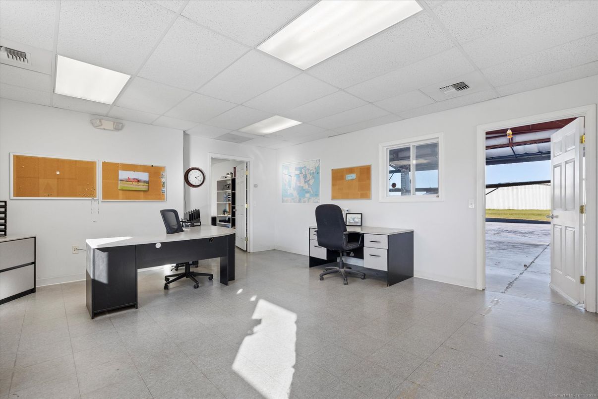 Home Office, Interior