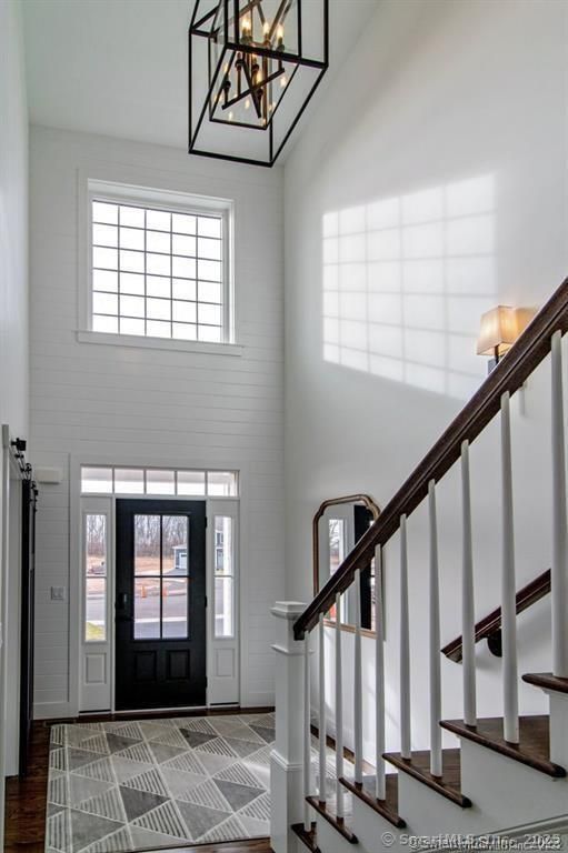 Interior, Pendant Lights, Wood Texture Flooring