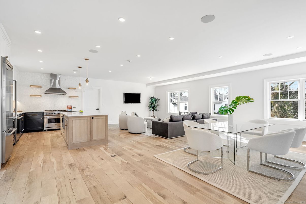 Dining room, Interior, Kitchen, Living room, Pendant Lights, Recessed Lighting, Stainless Steel Appliances, Wood Texture Flooring