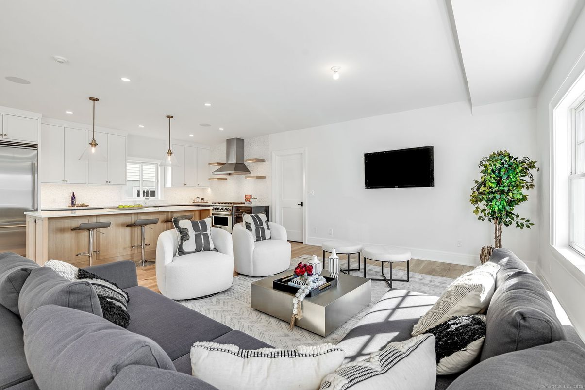 Interior, Kitchen, Living room, Pendant Lights, Recessed Lighting, Stainless Steel Appliances, Wood Texture Flooring