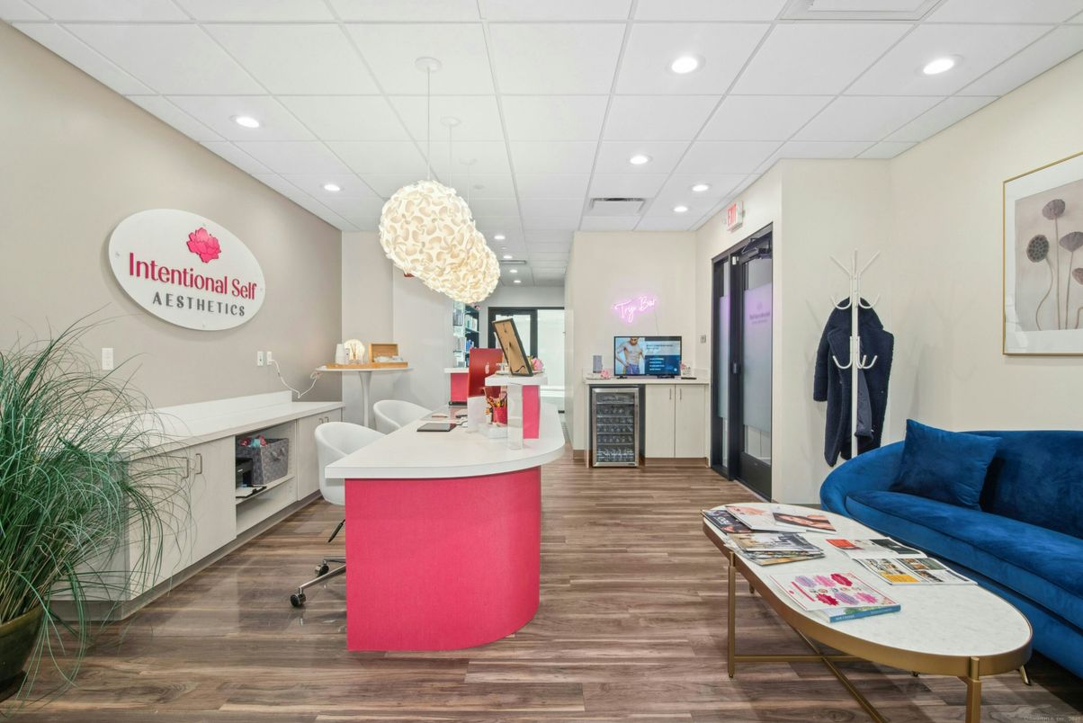 Home Office, Interior, Pendant Lights, Recessed Lighting, Wood Texture Flooring