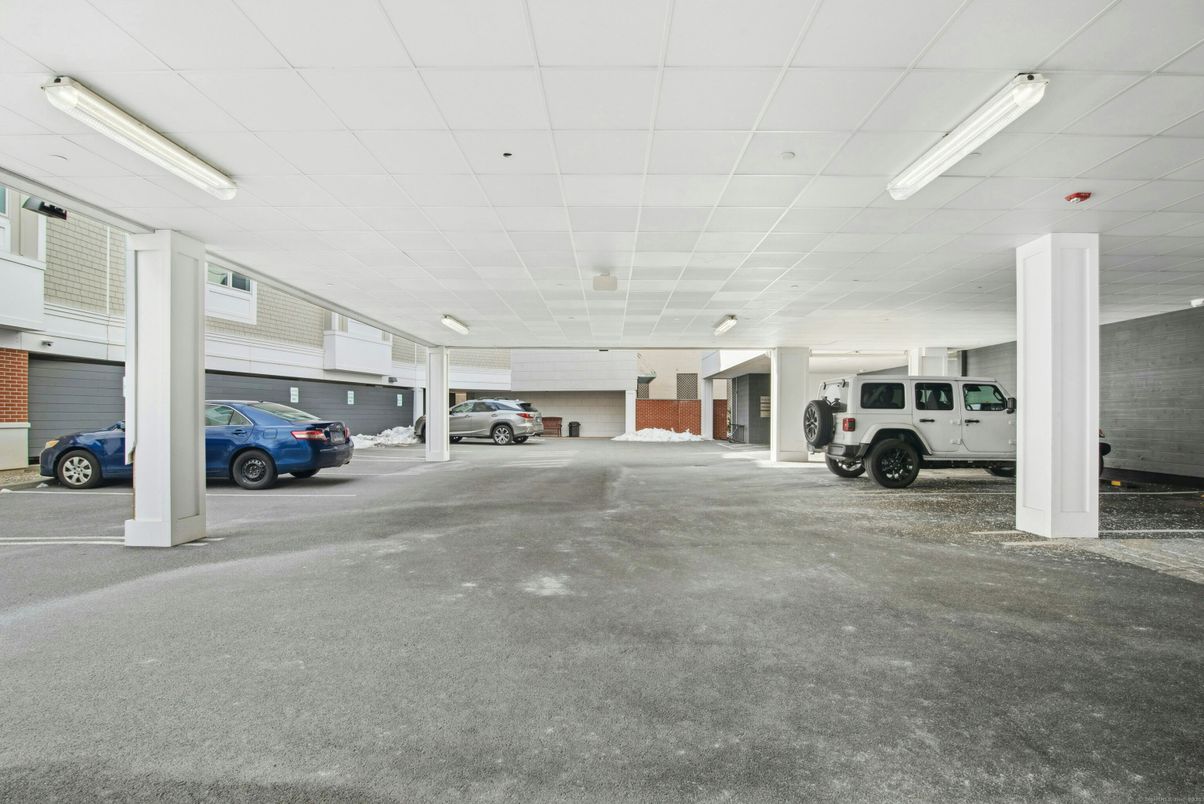 Garage, Interior
