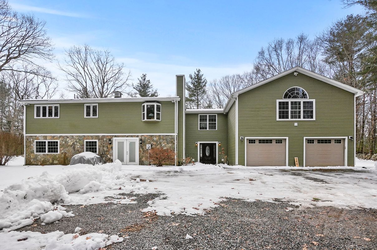 Attached, Exterior, Facade, Raised Ranch