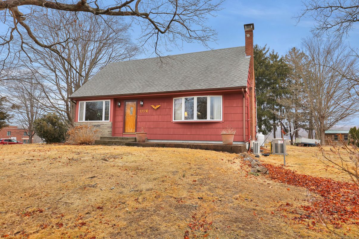 Backyard, Exterior, Facade, Cape Cod
