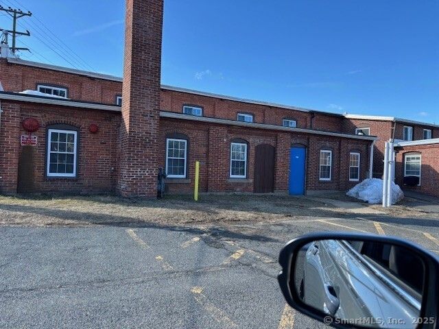 Exterior, Facade, Brick Facade, Rowhouse