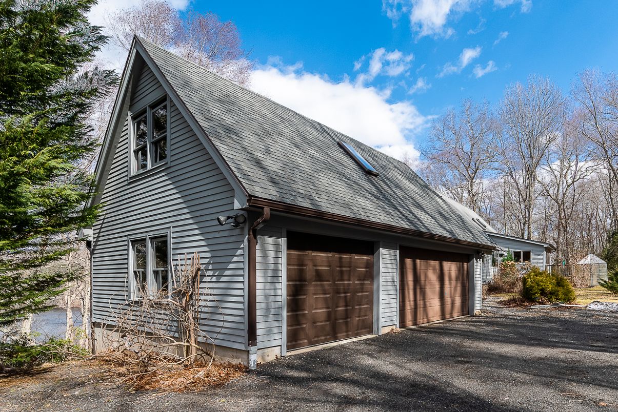 Detached Garage, Exterior