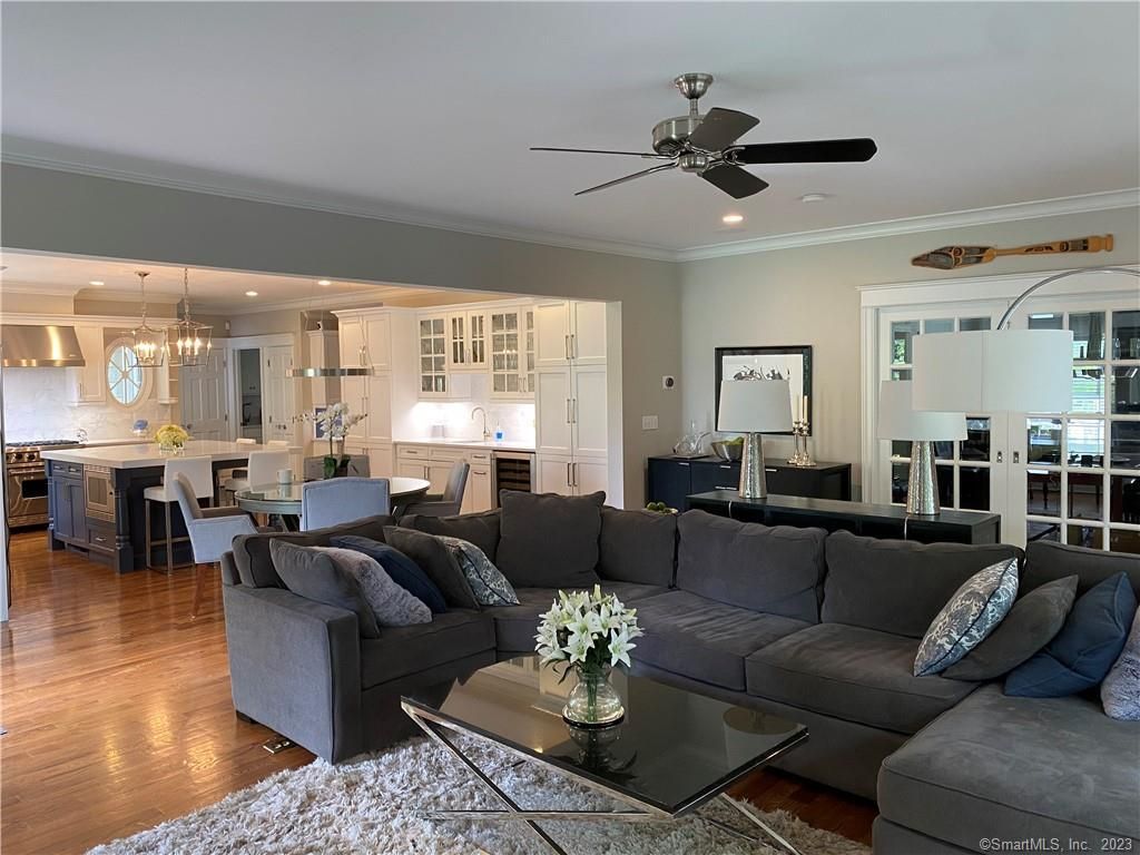 Dining room, Interior, Kitchen, Living room, Pendant Lights, Recessed Lighting, Stainless Steel Appliances, Wood Texture Flooring