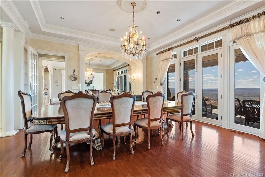 Chandelier, Dining room, Interior, Recessed Lighting, Wood Texture Flooring