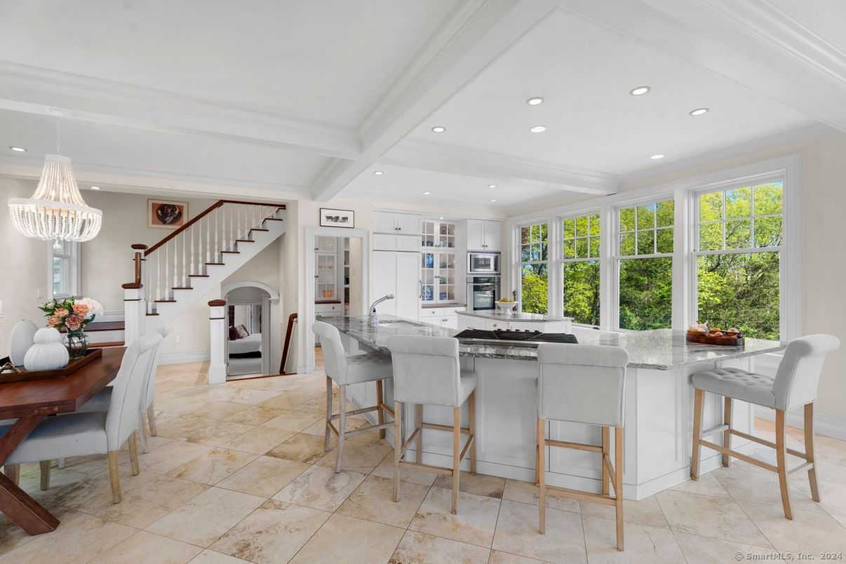Chandelier, Dining room, Interior, Kitchen, Recessed Lighting, Stainless Steel Appliances