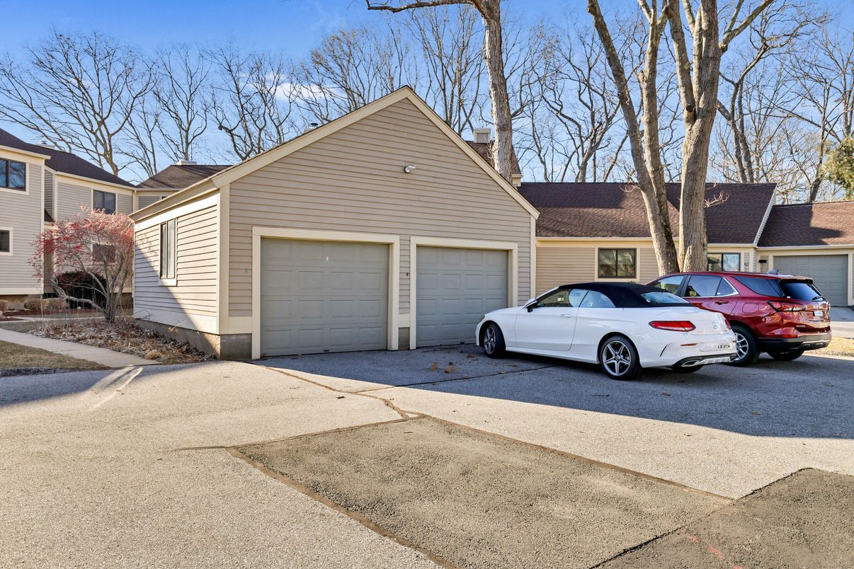 Detached Garage, Exterior