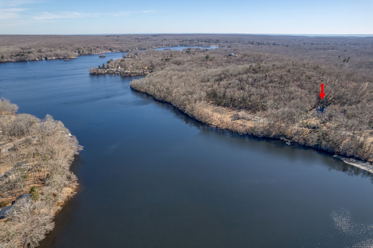 Exterior, Lake