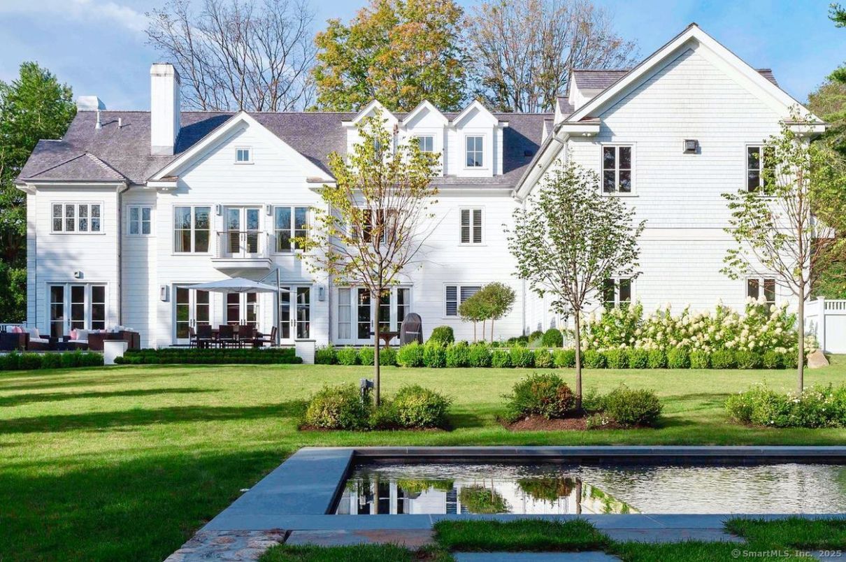 Backyard, Exterior, Facade, Farmhouse