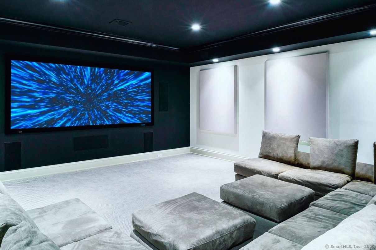 Interior, Projection Screen, Recessed Lighting, Theatre Room