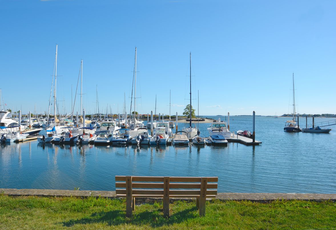 Exterior, Lake