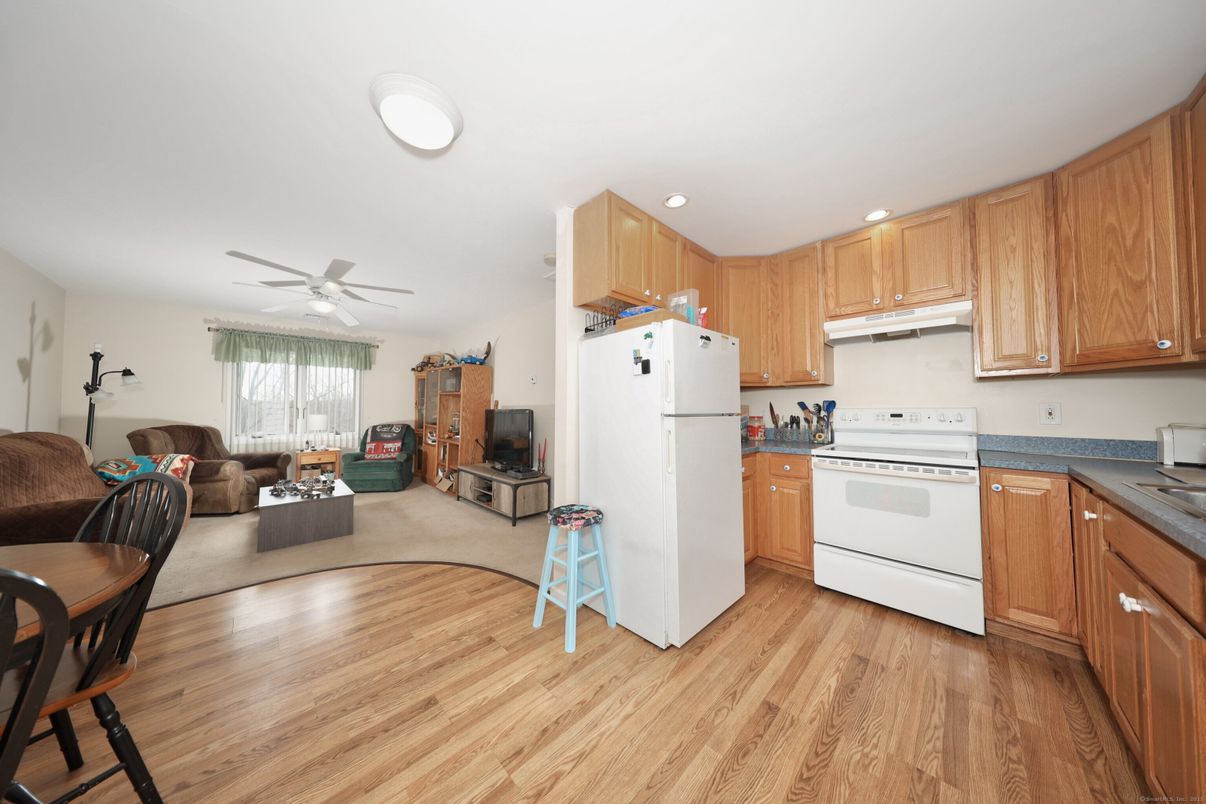 Interior, Kitchen, Living room, Recessed Lighting, Wood Texture Flooring