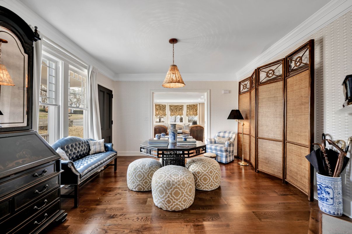 Interior, Pendant Lights, Wood Texture Flooring