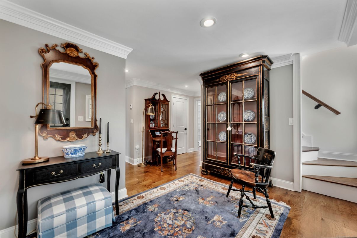 Interior, Recessed Lighting, Wood Texture Flooring