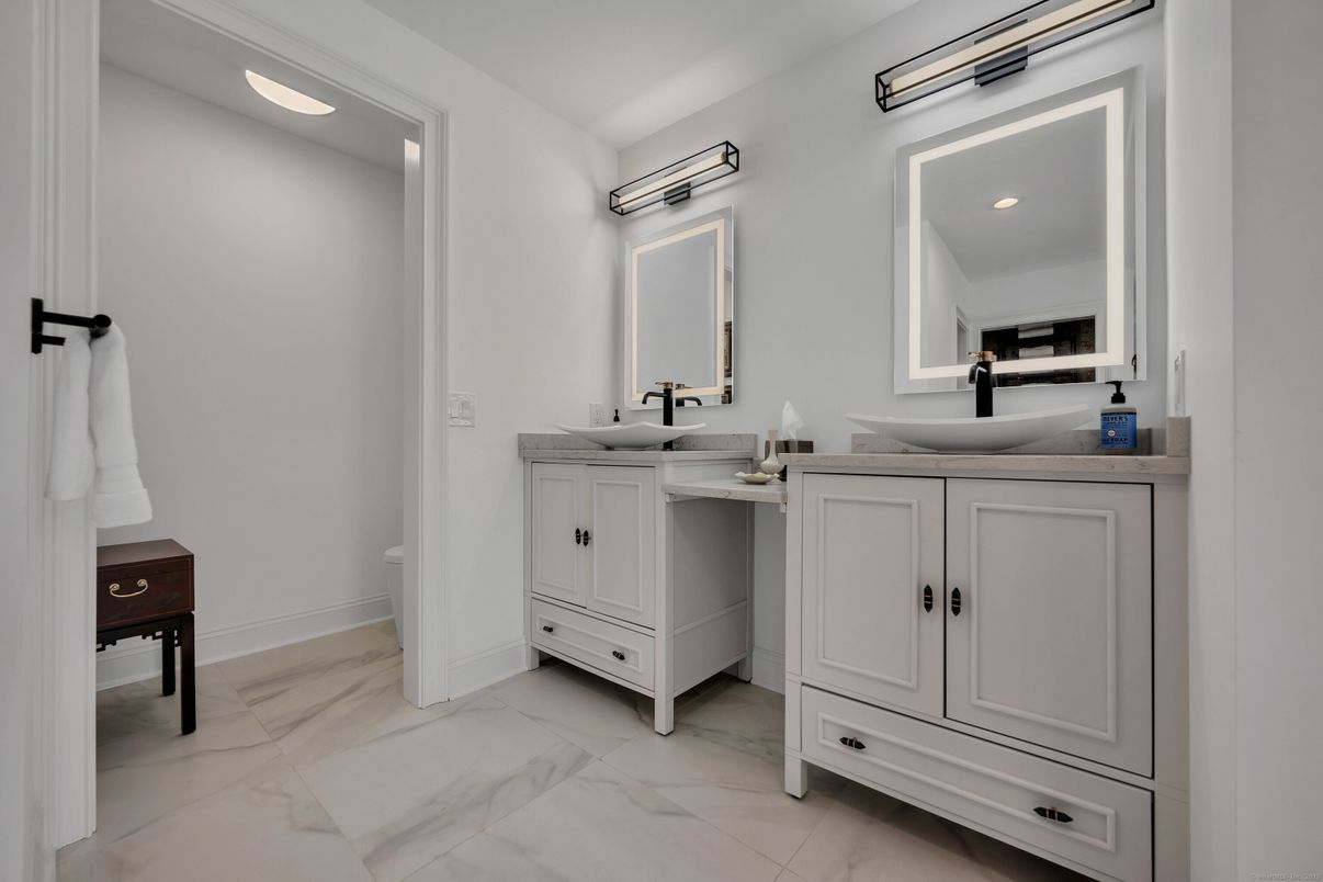 Bathroom, Dual Sink Vanities, Interior, Marble, Recessed Lighting
