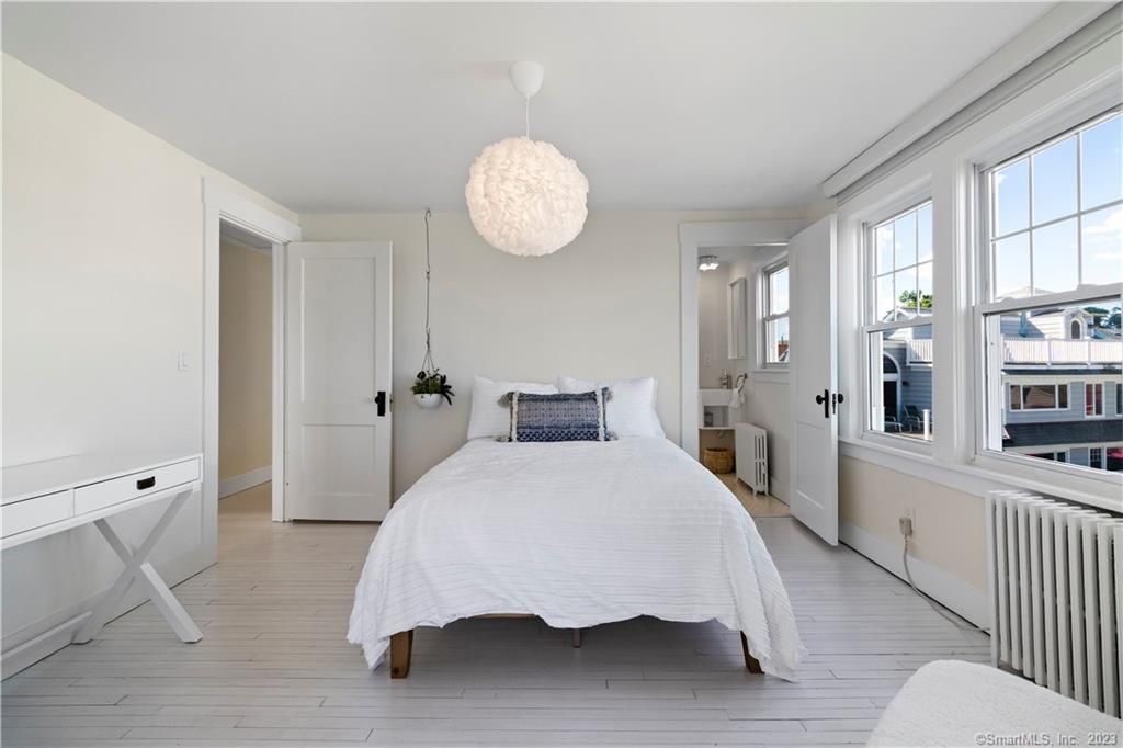 Bedroom, Interior, Pendant Lights, Wood Texture Flooring