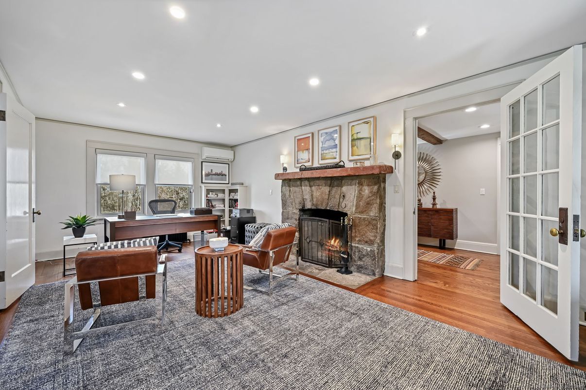 Fireplace, Interior, Living room, Piano, Recessed Lighting, Wood Texture Flooring
