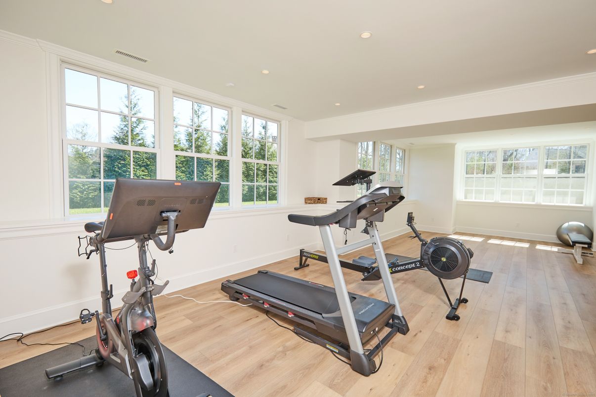Fitness Equipment, Interior, Recessed Lighting, Wood Texture Flooring