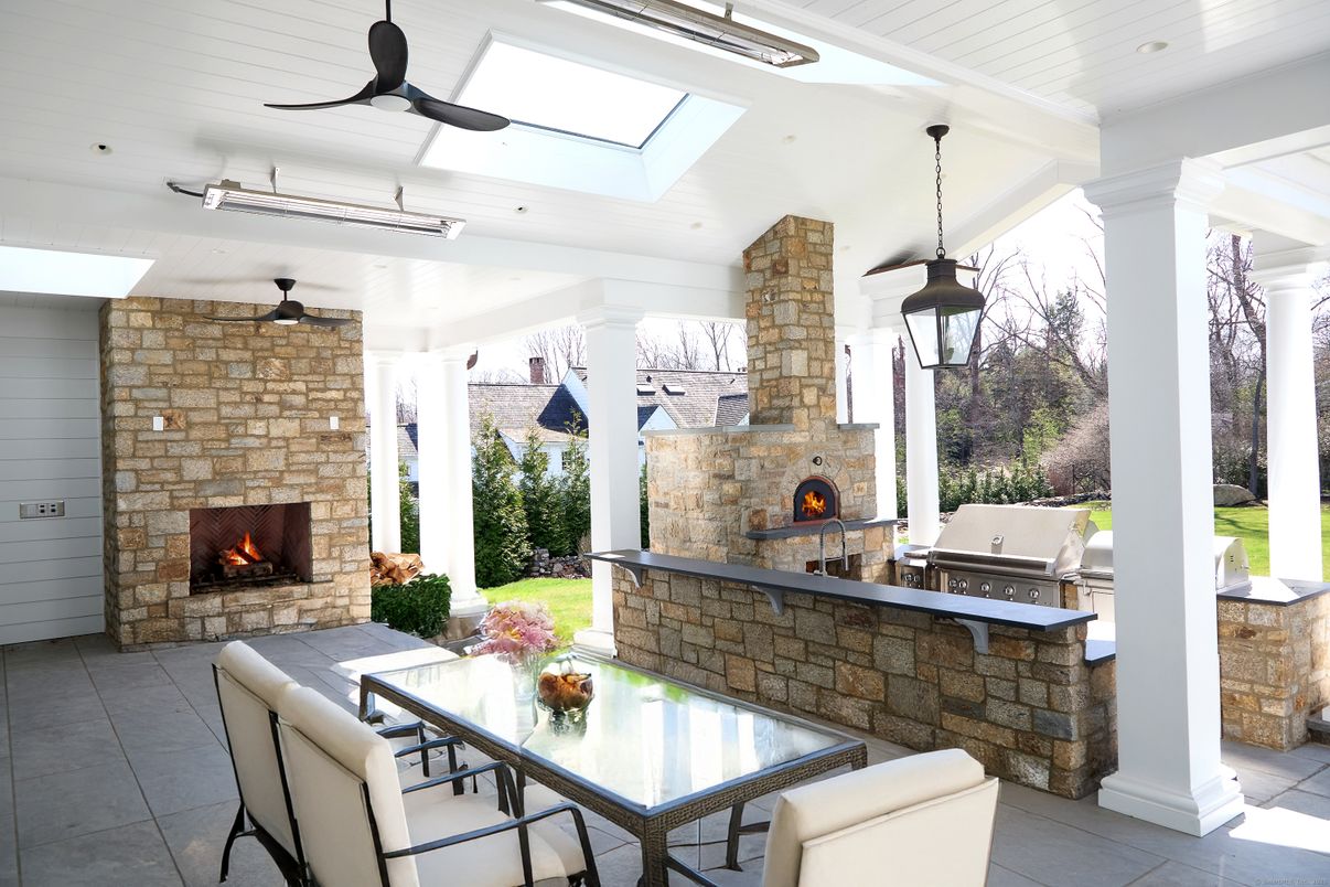 Exterior, Fireplace, Pendant Lights