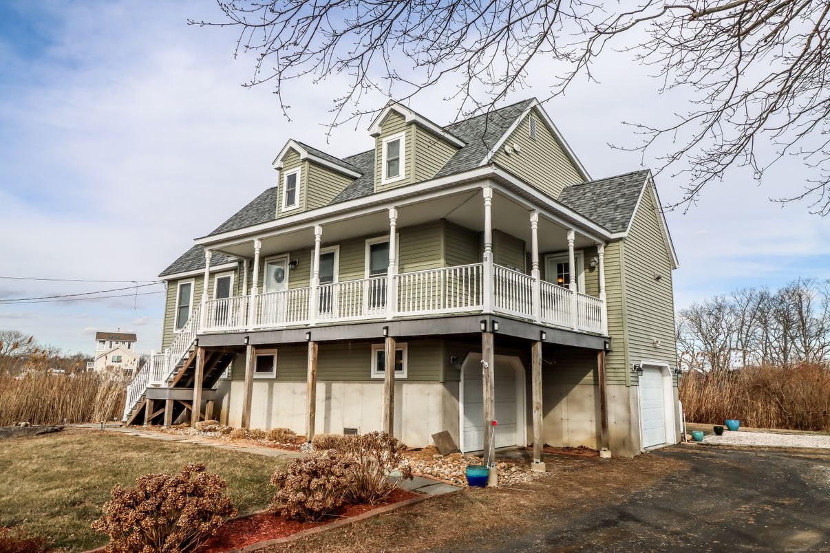 Exterior, Facade, Queen Anne Victorian