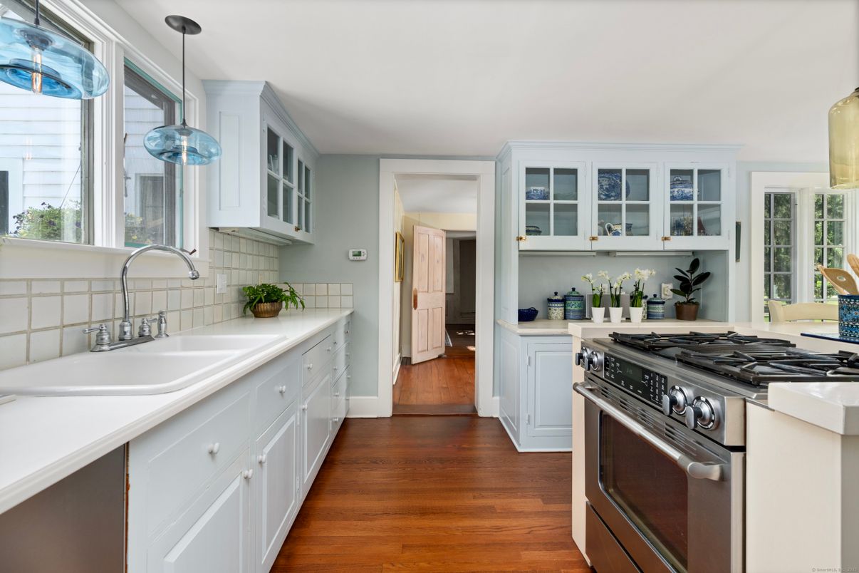 Interior, Kitchen, Pendant Lights, Stainless Steel Appliances, Wood Texture Flooring