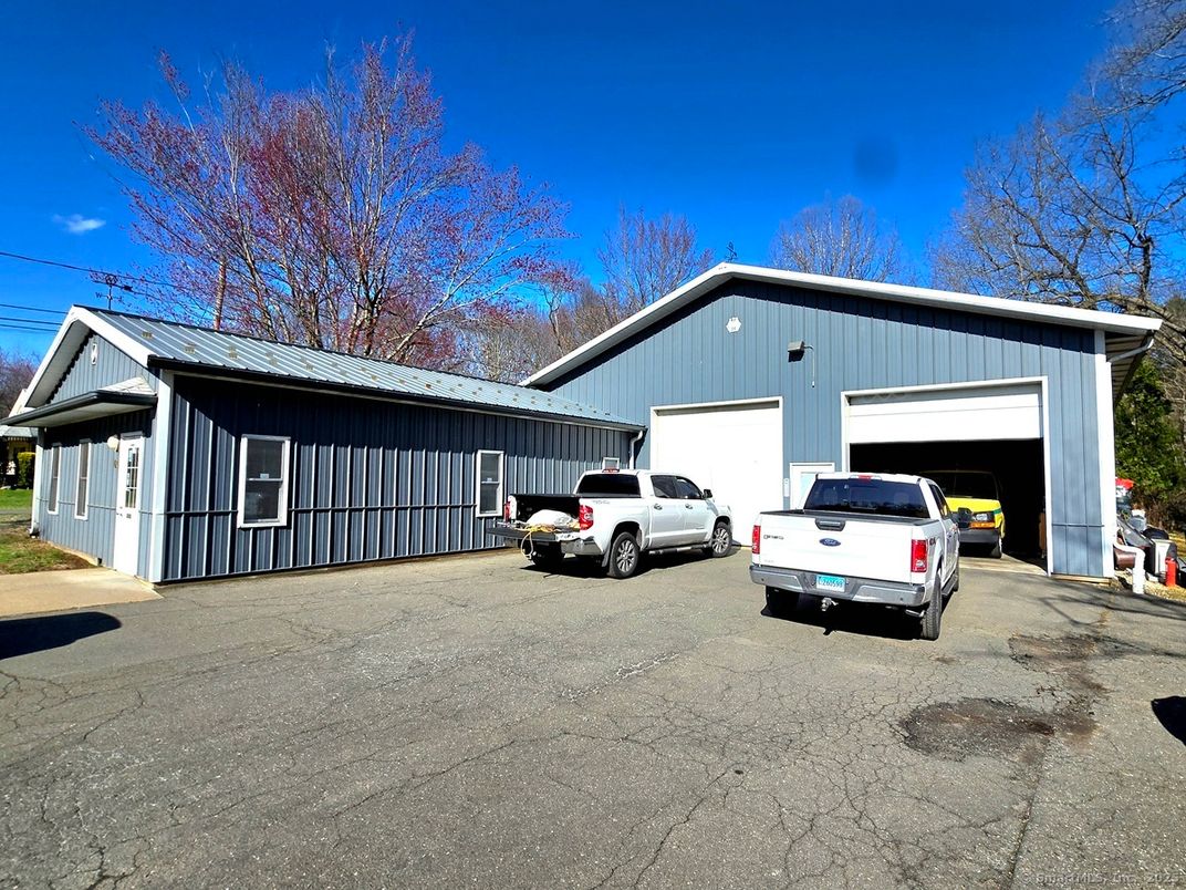 Detached Garage, Exterior