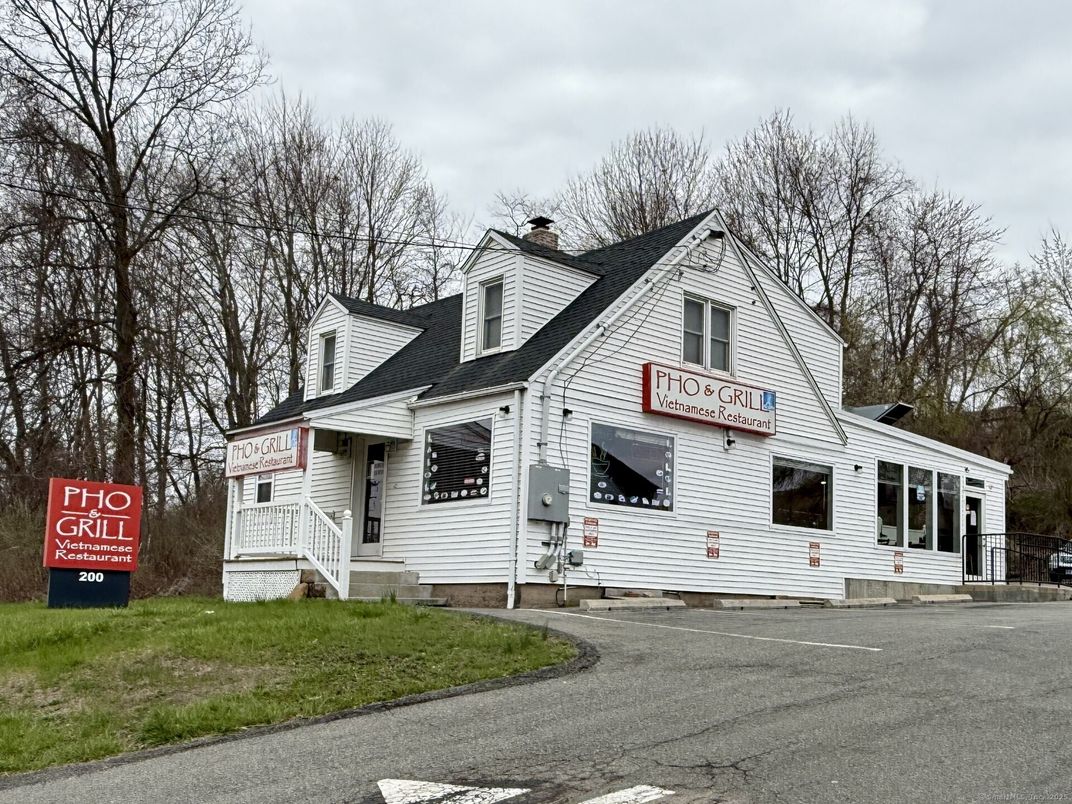 Exterior, Facade, Cape Cod