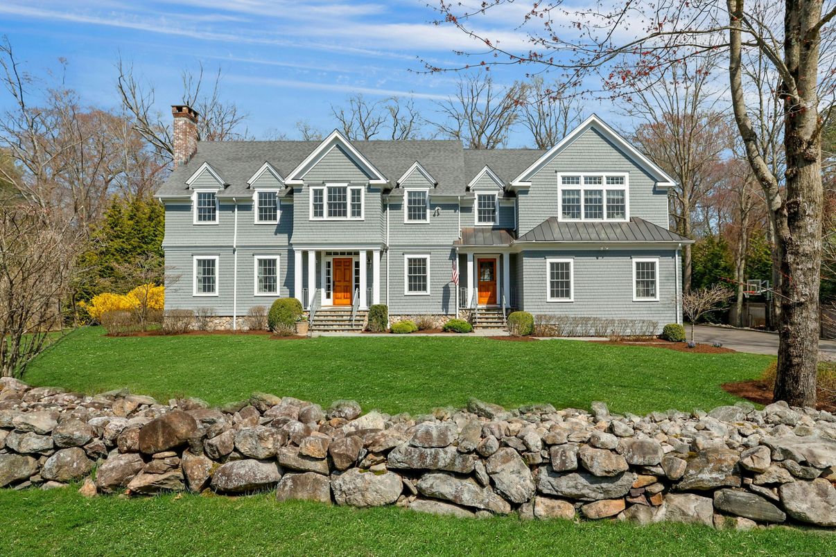 Exterior, Facade, Farmhouse