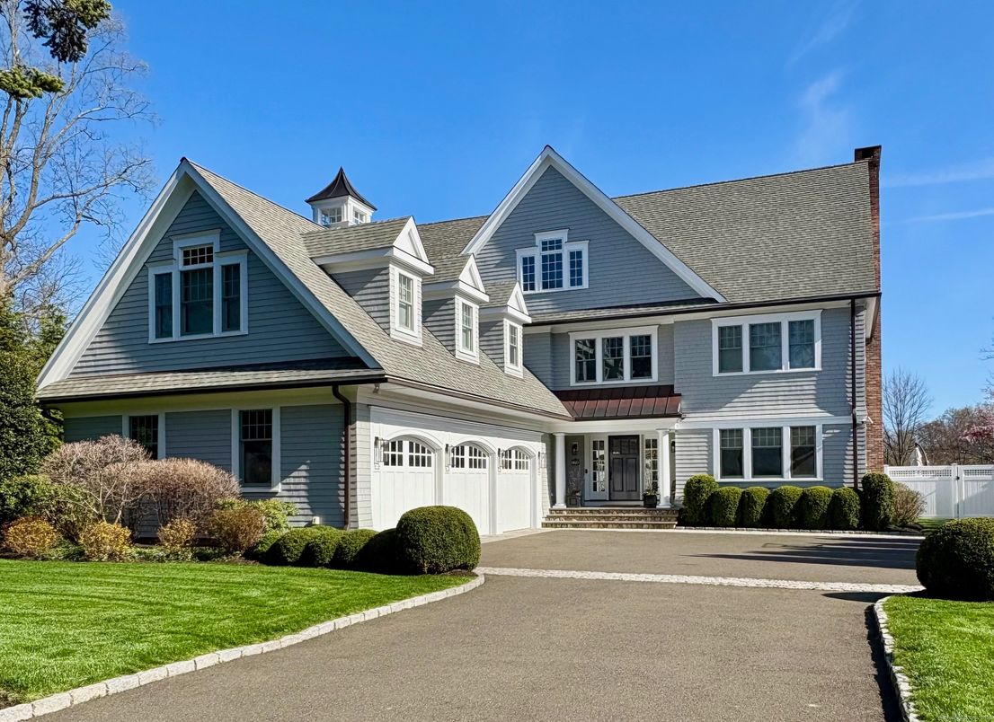 Attached, Exterior, Facade, Farmhouse