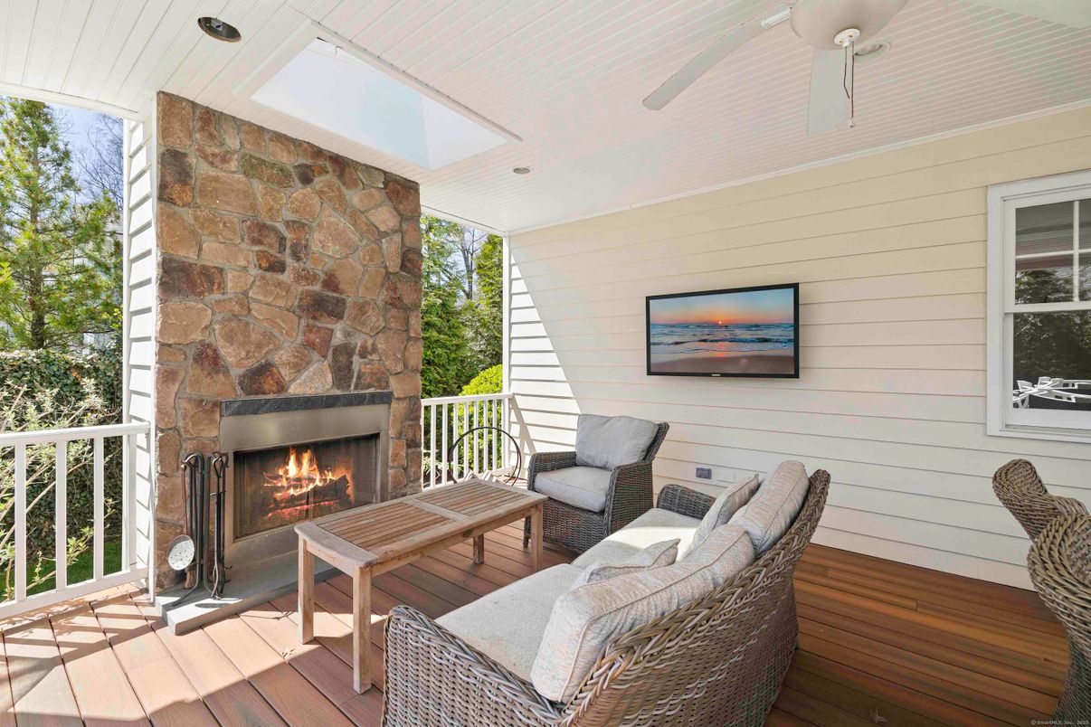 Exterior, Fireplace