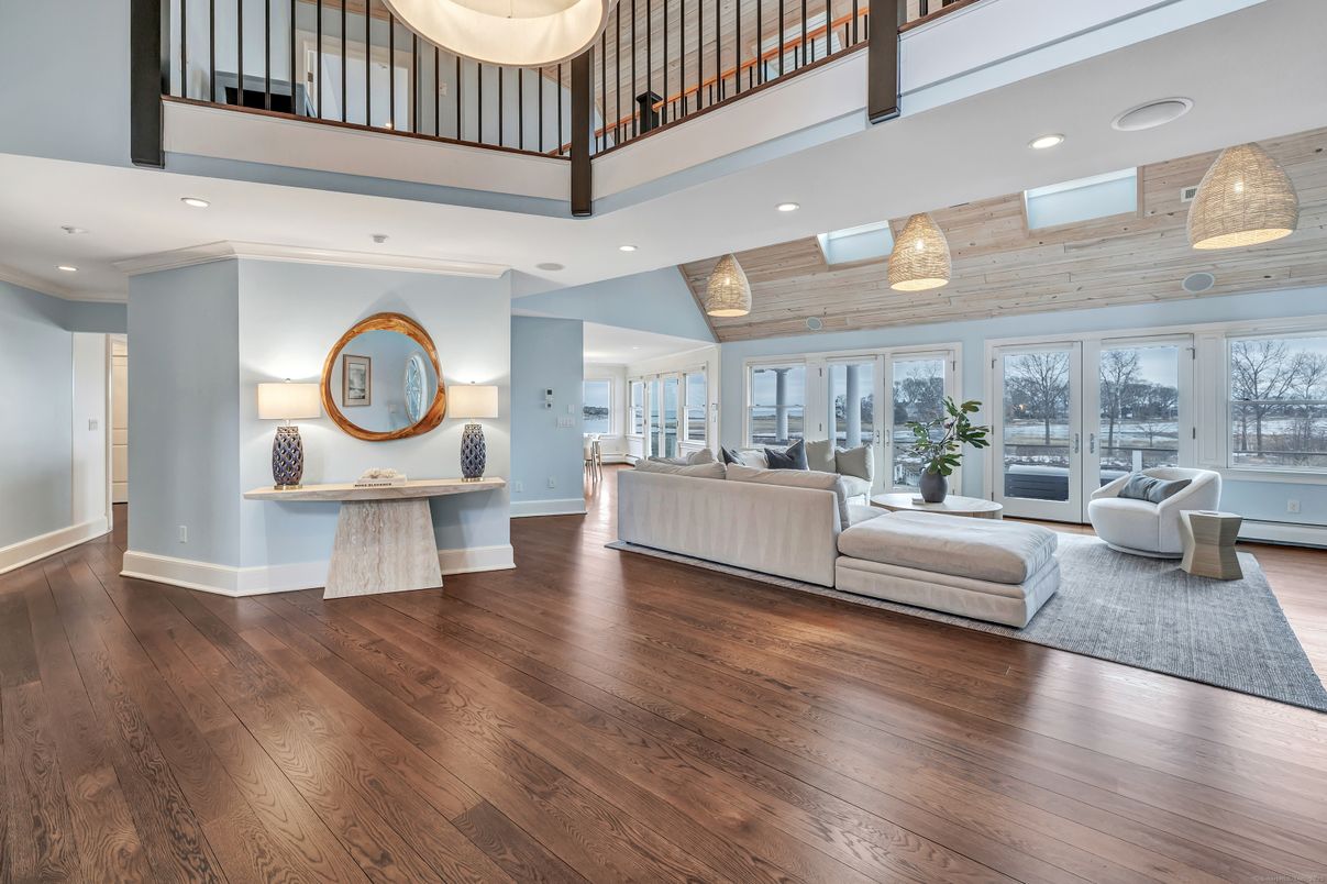 Interior, Living room, Recessed Lighting, Wood Texture Flooring