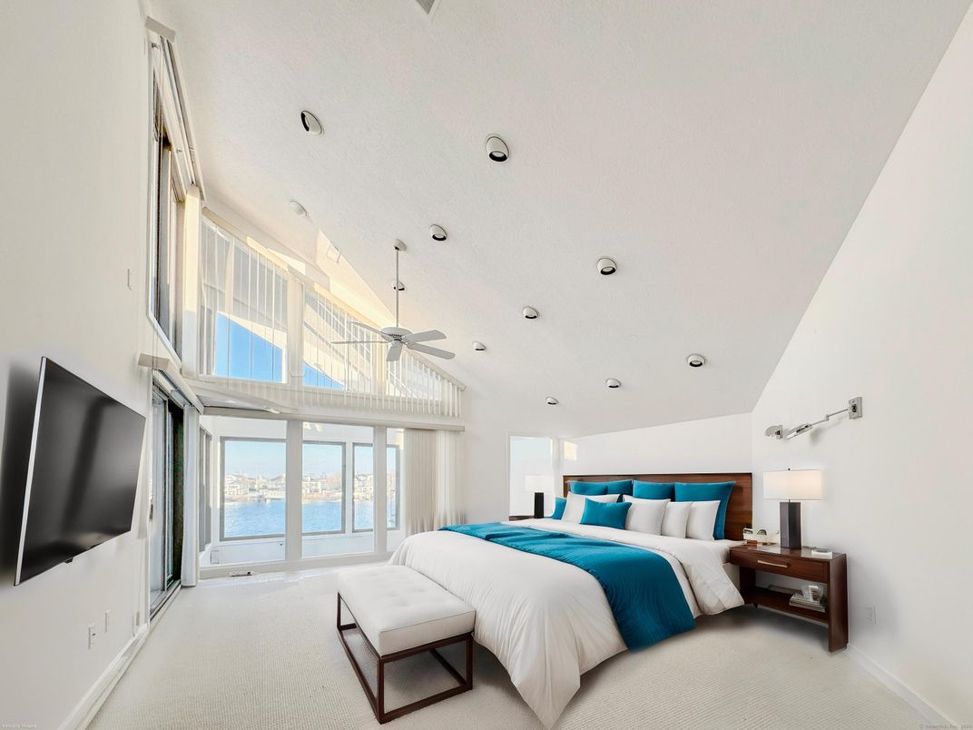 Bedroom, Interior, Recessed Lighting, Water