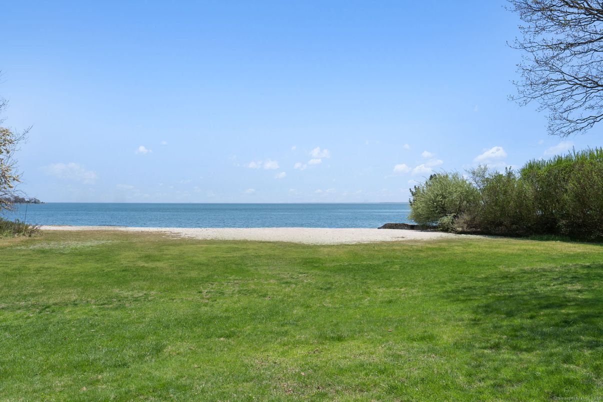 Exterior, Lake