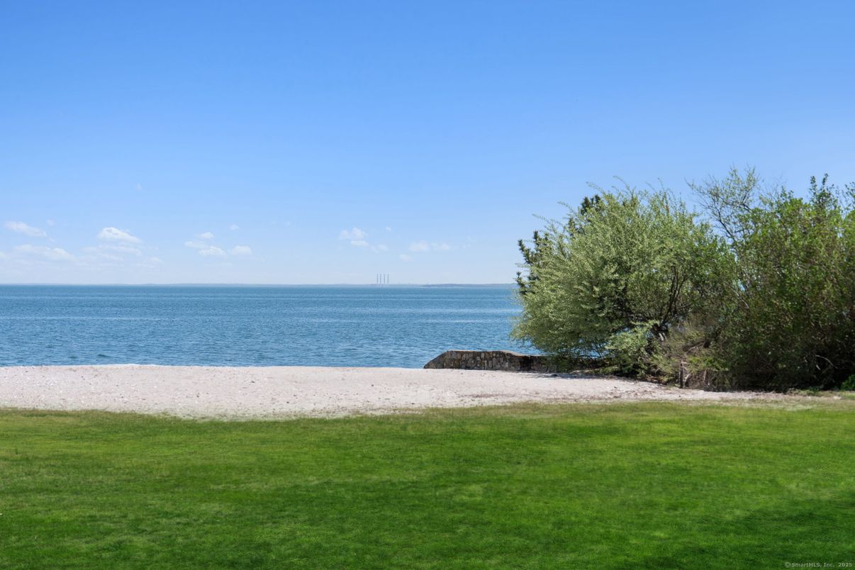 Exterior, Lake