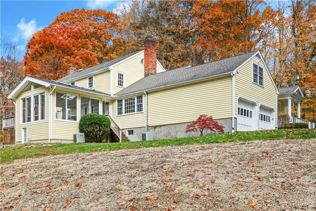 Attached, Exterior, Facade, Farmhouse