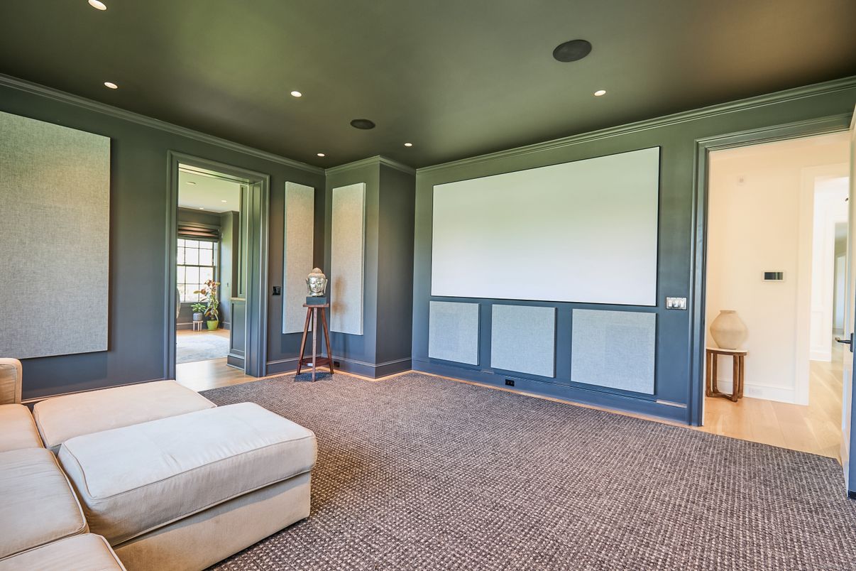 Interior, Projection Screen, Recessed Lighting, Wood Texture Flooring