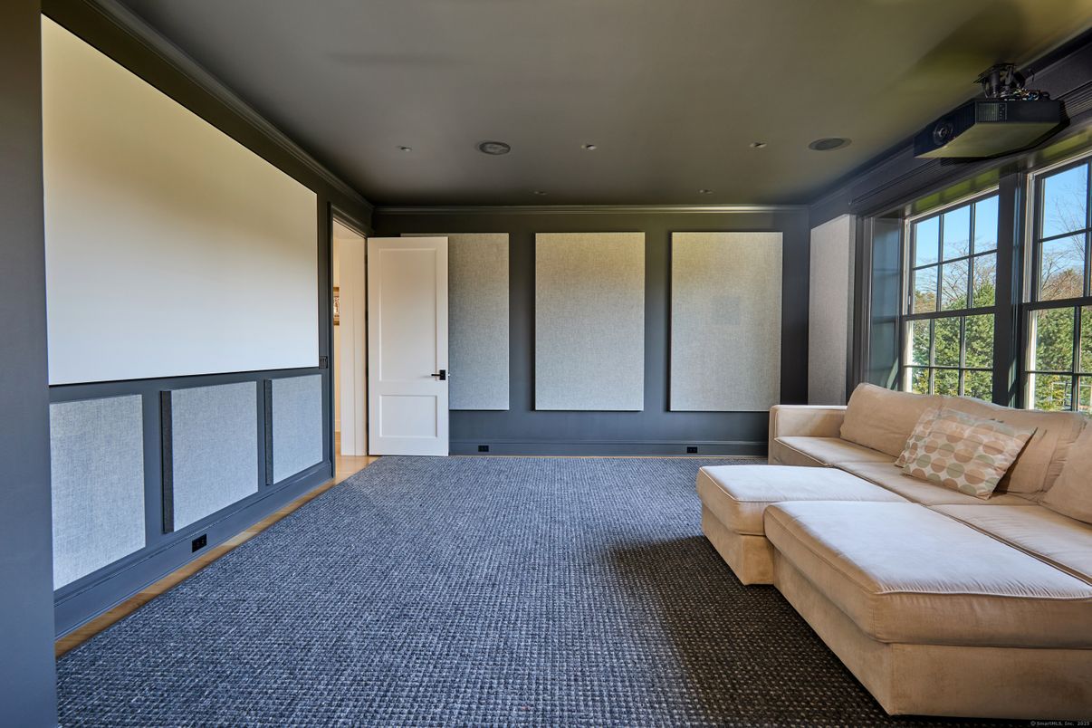Interior, Projection Screen, Recessed Lighting, Theatre Room