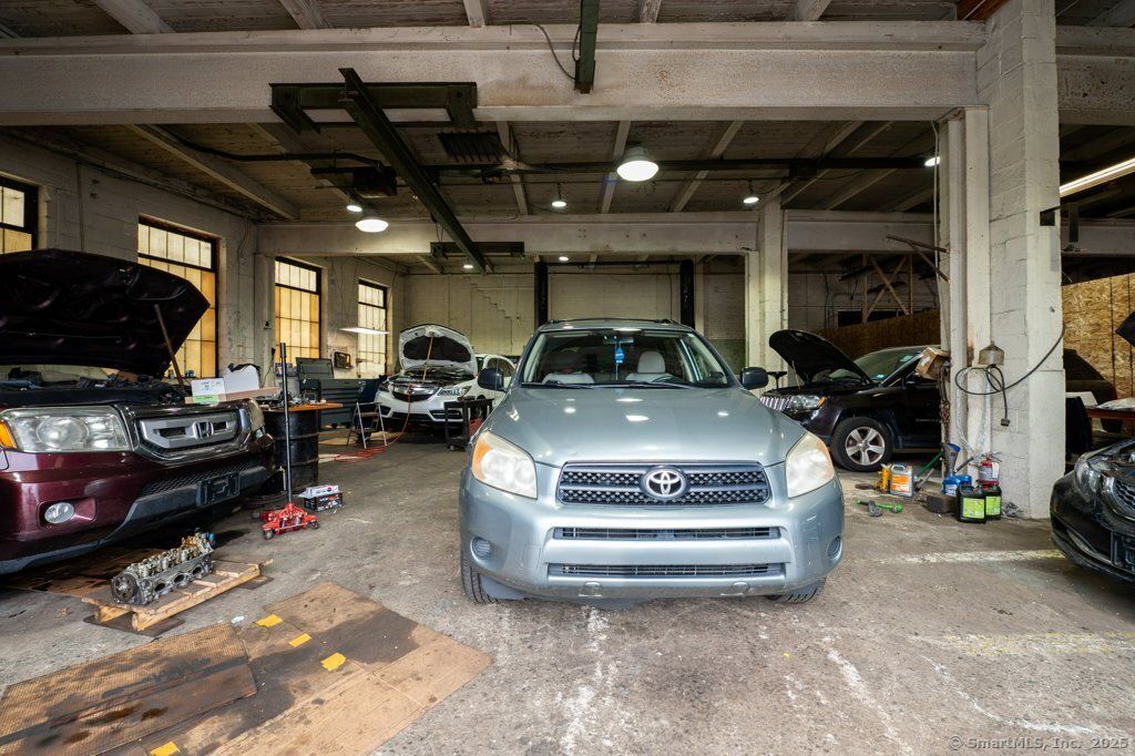 Garage, Interior