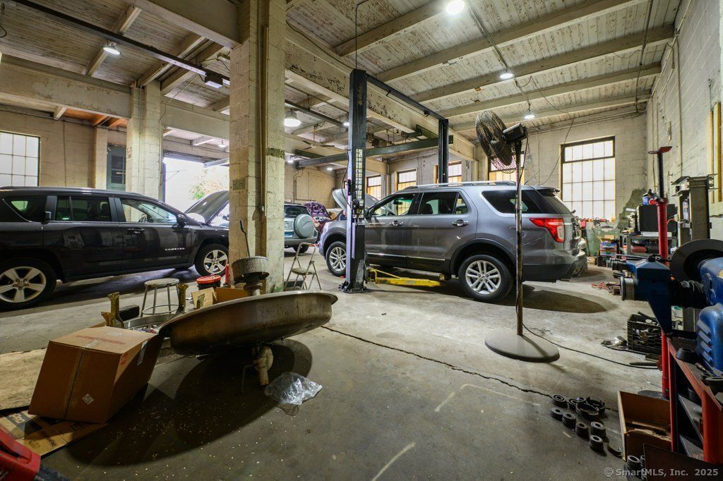 Garage, Interior