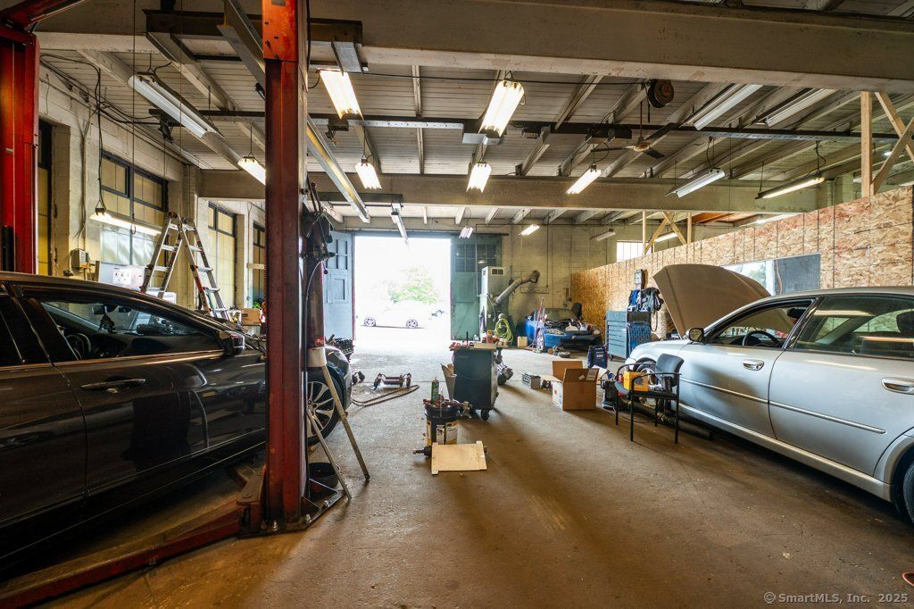 Garage, Interior, Stone Walls
