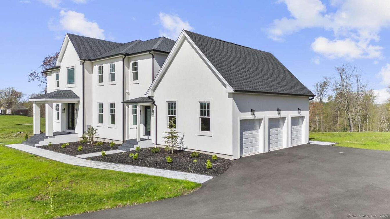Attached, Exterior, Facade, Farmhouse