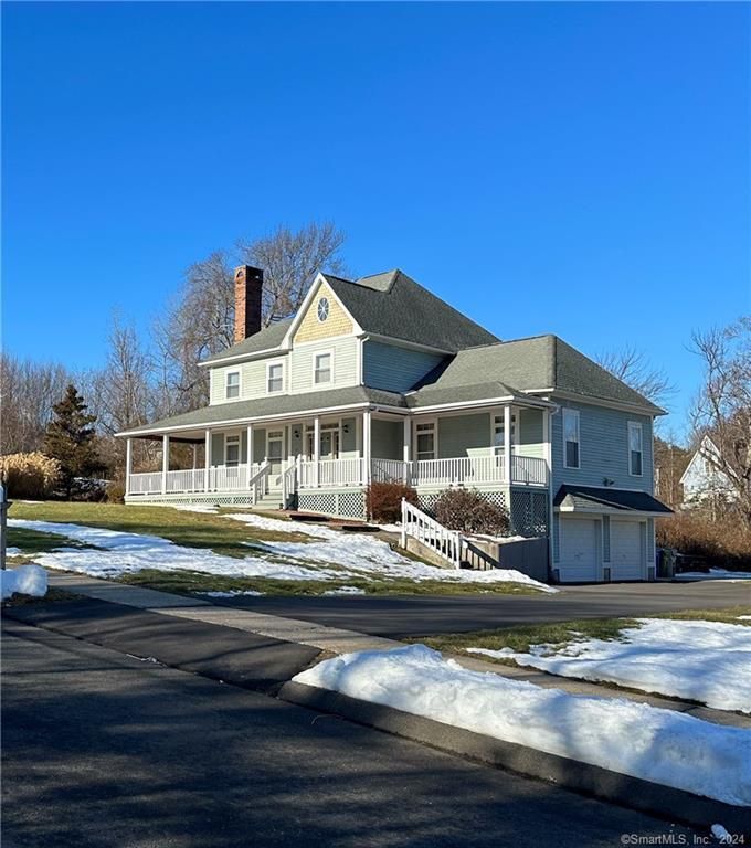 Attached, Backyard, Exterior, Facade, Queen Anne Victorian