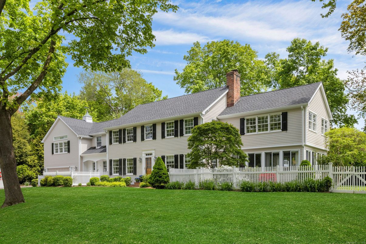 Backyard, Exterior, Facade, Georgian