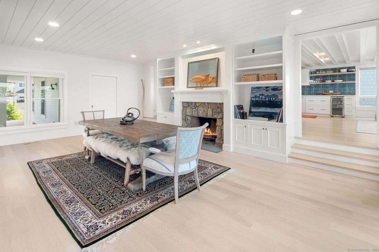 Dining room, Fireplace, Interior, Recessed Lighting, Wood Texture Flooring