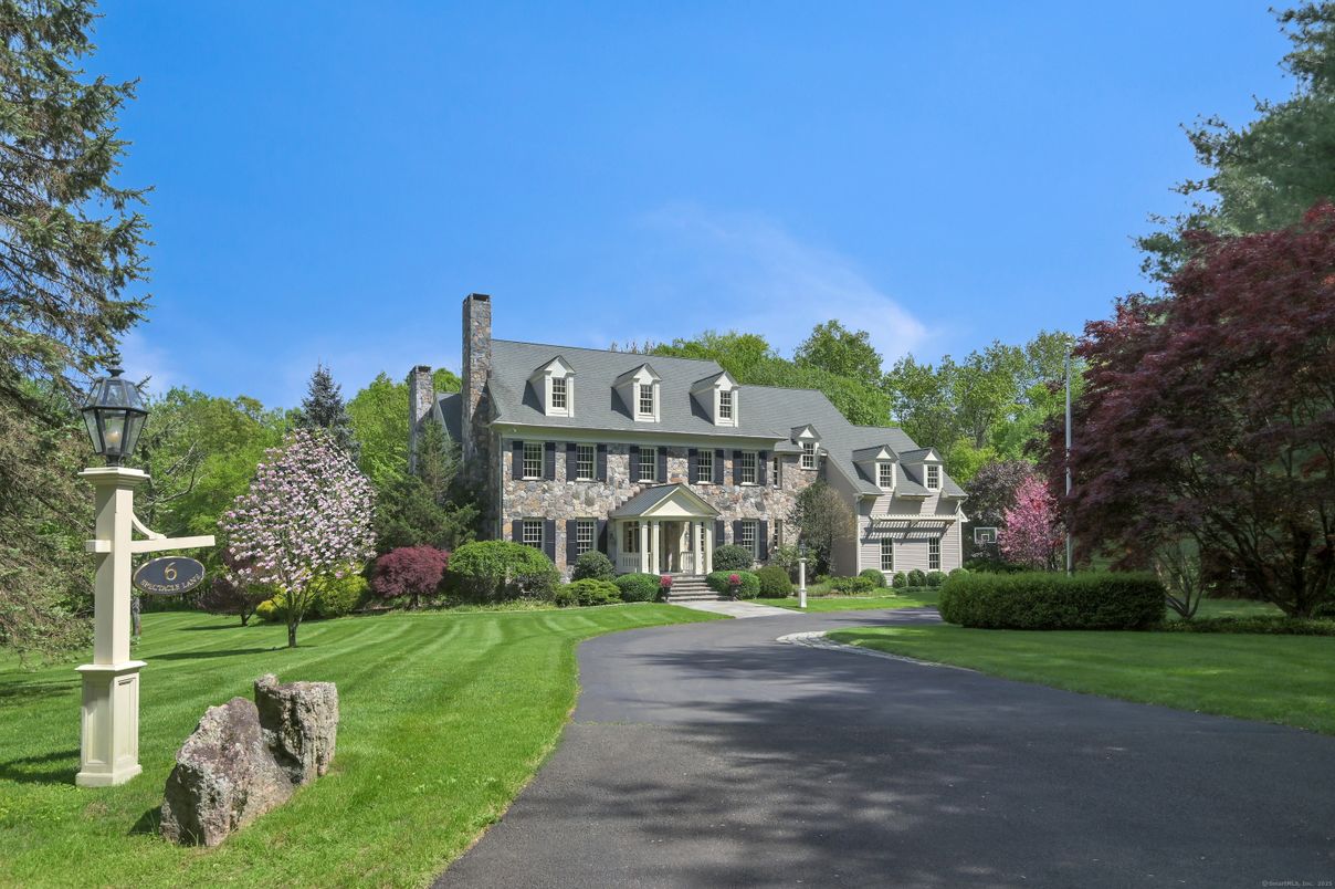 Exterior, Facade, French Provincial